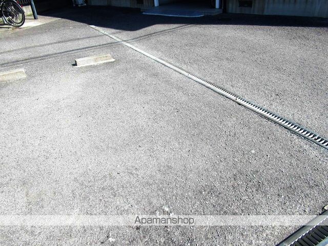 和歌山県和歌山市松島[3K/46.75m2]の駐車場1