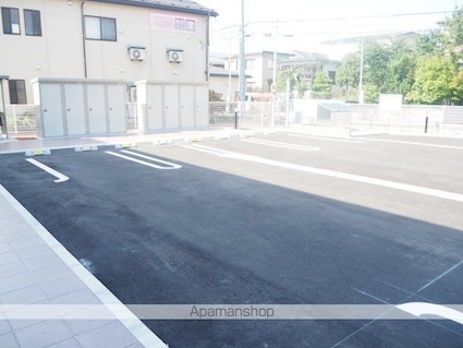 グラン　ソフィア[2LDK/60.5m2]の駐車場1