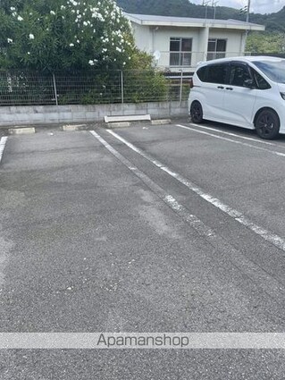 ベラ　ヴィスタ[2LDK/58.21m2]の駐車場