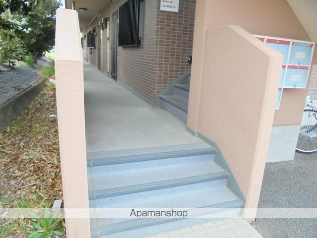 NAKATAマンションの玄関写真