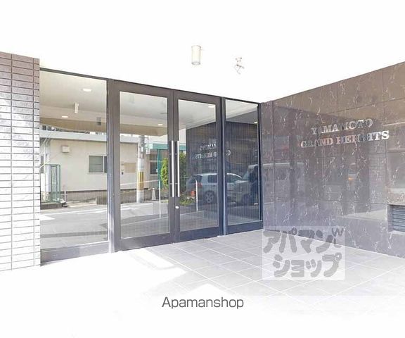 山本グランドハイツの玄関写真