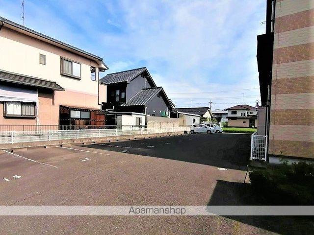 レオパレスレスポワール[1K/20.28m2]の駐車場