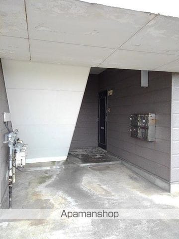 プラドール中橋の玄関写真