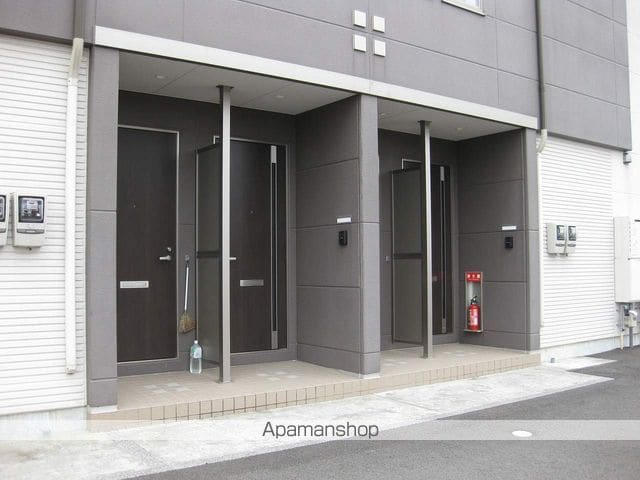 ロイヤルメゾンの玄関写真