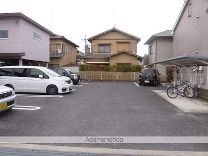 Ｂａｍｂｏｏ仲道[2DK/42.77m2]の駐車場1