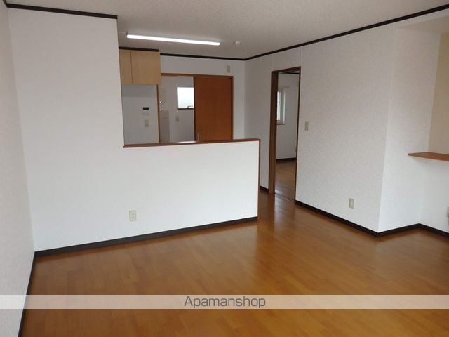 帯広市 3階建 築9年の内装写真