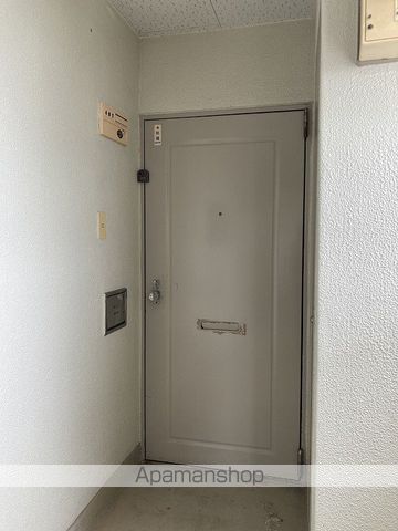 東明マンションの玄関写真