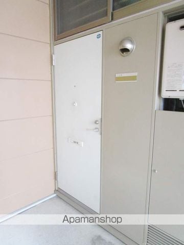 レオパレスリヴェールの玄関写真