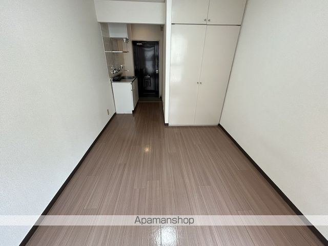 キャロル江坂の内装写真