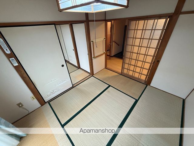 秀栄マンションの内装写真