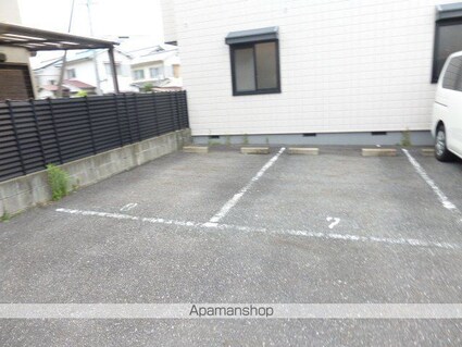滋賀県大津市月輪３丁目[2DK/45.21m2]の駐車場2