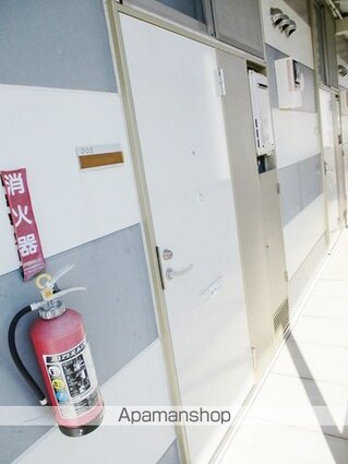 レオパレスＢａｎ[1K/19.87m2]のエントランス3