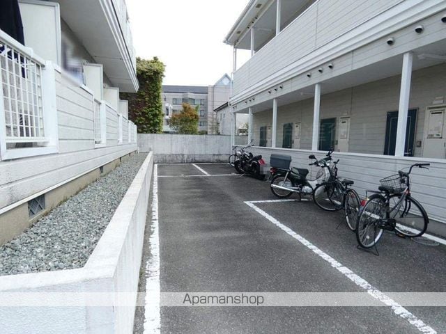 インターレジデンスB棟の外観写真
