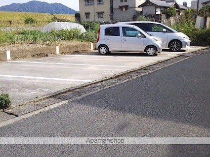 レオパレスヒルサイドフラット[1K/20.81m2]の駐車場