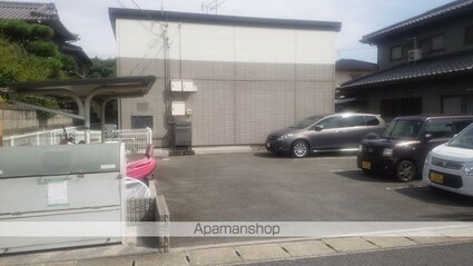 カーサ・あじさい[2DK/49.68m2]の駐車場