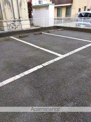 レオパレスオネスティ[1K/19.87m2]の駐車場