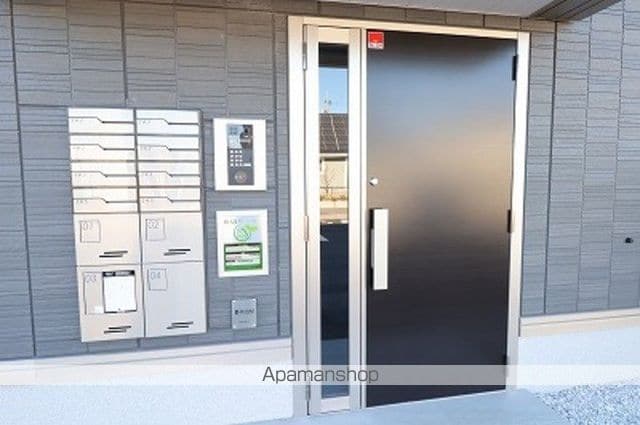 CASA ECRANの玄関写真