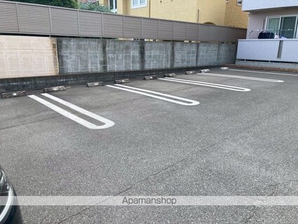 プルミエール[2LDK/54.26m2]の駐車場