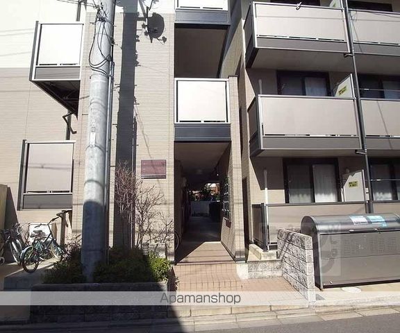 レオパレスコーポ西新道バザールの玄関写真