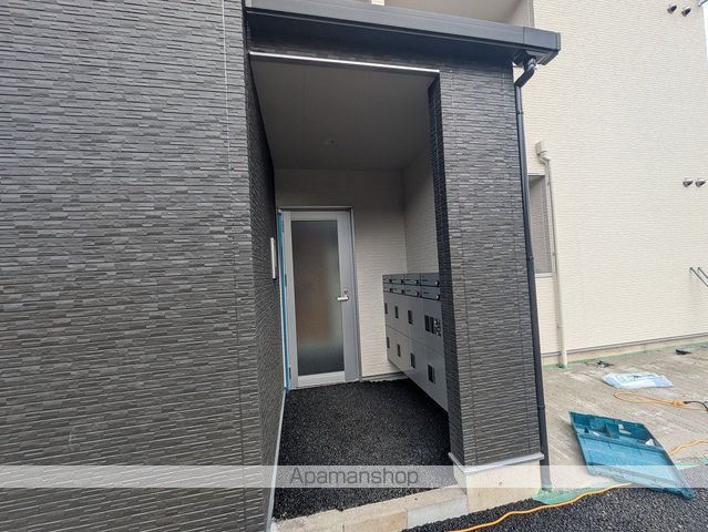 COLLINA中山新町の玄関写真