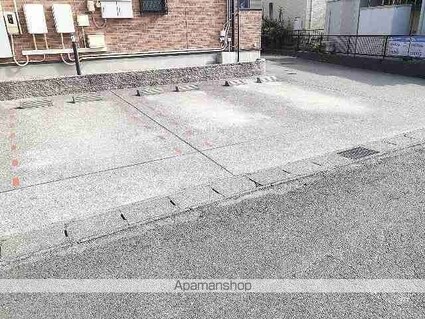 スパーブ社[2LDK/57.22m2]の駐車場