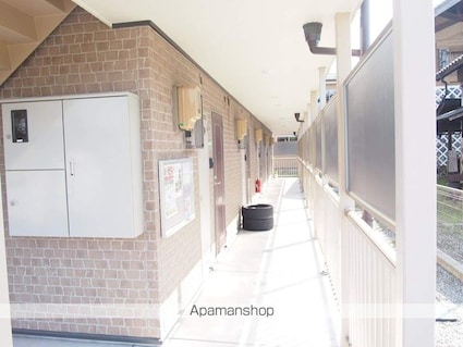 コリーヌ　ヴィラージュ[1K/30.94m2]のエントランス1