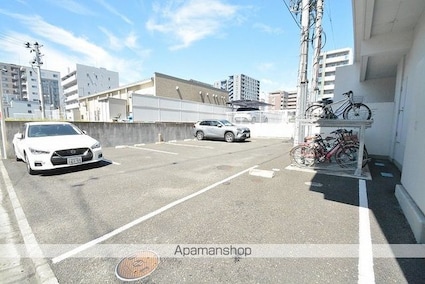 １０８二十人町[1K/24.21m2]の駐車場1
