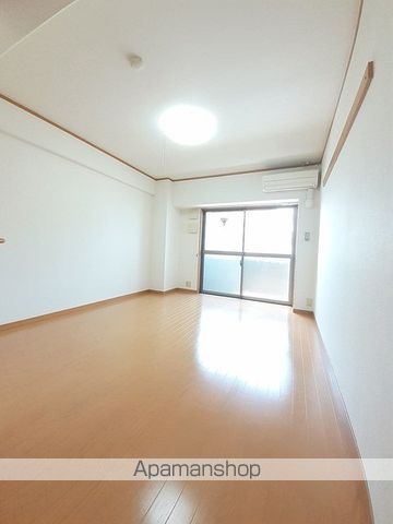 グラッチェの内装写真