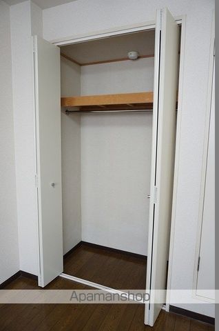 フローラルハイツ服部の内装写真