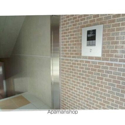 ウェルスクエアイズム三軒茶屋[1LDK/40.05m2]のエントランス