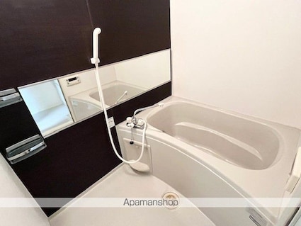 ファミーユ旭ヶ丘Ⅱ[1LDK/46.61m2]のバス