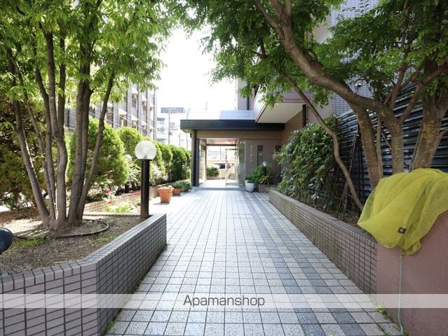 第三小島ビルの玄関写真