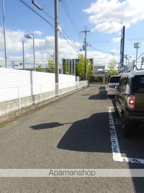 和歌山県和歌山市神前[2DK/45.13m2]の駐車場