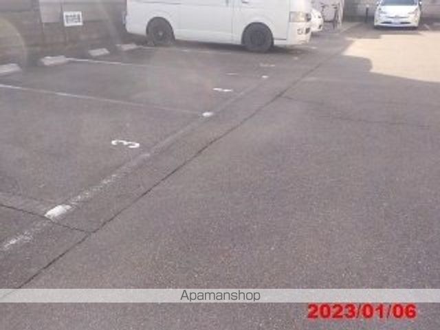 レオパレスシーマンニア[1K/22.35m2]の駐車場2
