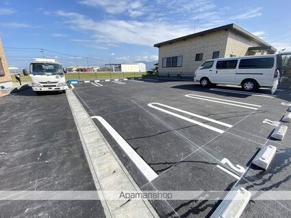 熊本県八代市古閑中町[1LDK/50.08m2]の駐車場