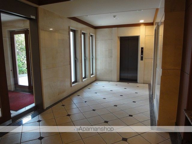 ポレスター越前町の玄関写真