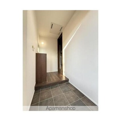 目黒区緑が丘１丁目戸建　Ｂ棟[3LDK/86.78m2]の玄関