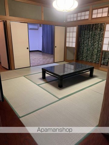 丸亀市 1階建 築44年の内装写真
