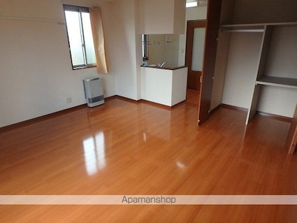 シャンブル　クレール　Ａ・Ｂ[1R/36.27m2]のリビング・居間