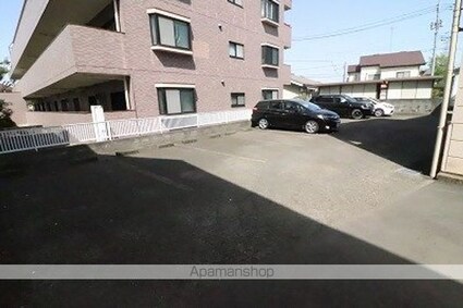 メゾンノースパーク[1LDK/41m2]の駐車場2