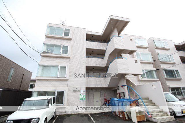 ビッグバーンズマンション北郷IIIAの外観写真