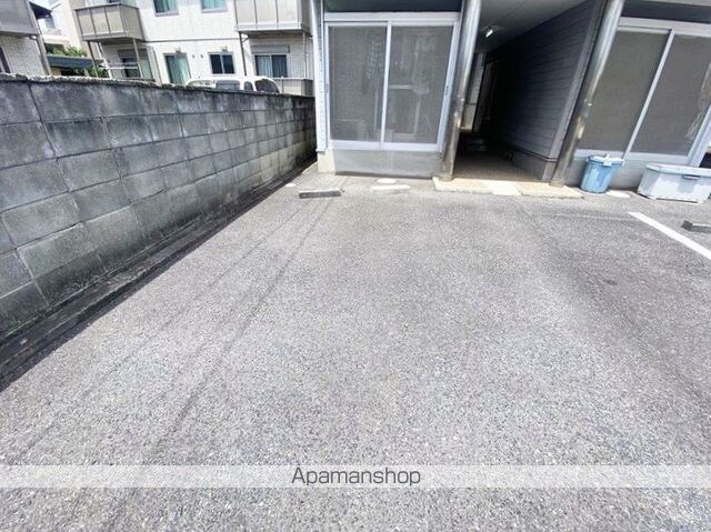 カーサソレアード[1K/33.8m2]の駐車場1