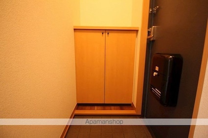 センチュリー北沢[1R/20m2]の玄関