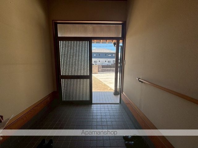 古国府戸建ての玄関写真