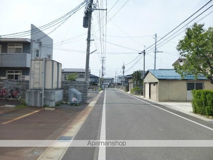 山形県米沢市下花沢３丁目[1LDK/27m2]の周辺2