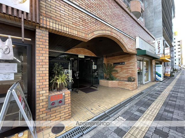 コボリマンション新大阪の玄関写真