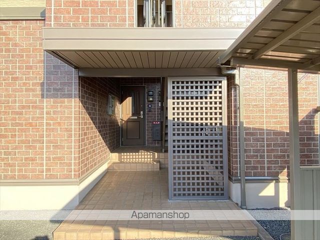 山陰本線 東山公園駅 徒歩6分 2階建 築22年の玄関写真