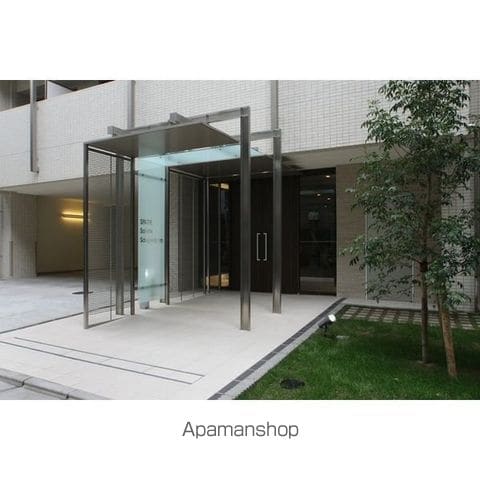 スパシエソリデ三軒茶屋の玄関写真