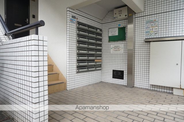 ベルトピア岡町ガーデンハイツの玄関写真