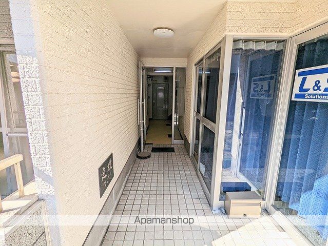 福島ビルの玄関写真